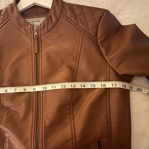 Faux leather jacket for your Fall outs and abouts🤎🍂🍁 - Picture 2 of 5